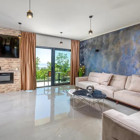 Amazing In With Kitchen
