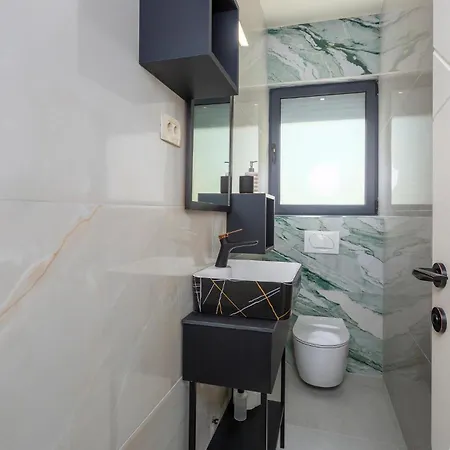 Beautiful Home In Opric With Wifi Σπίτι διακοπών