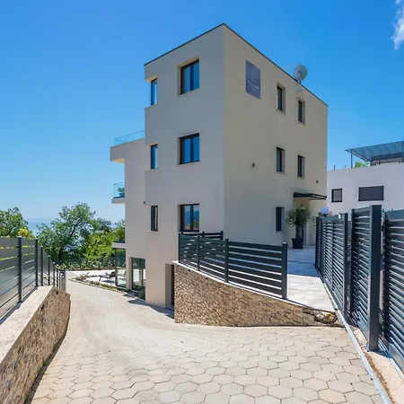 Beautiful Home In Opric With Wifi بيت للعطل Opric