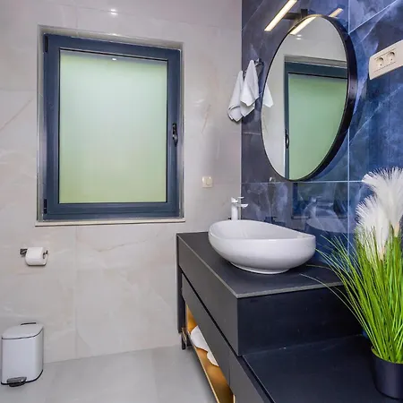 Σπίτι διακοπών Beautiful Home In Opric With Wifi *