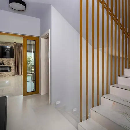 Beautiful Home In Opric With Wifi בית נופש *